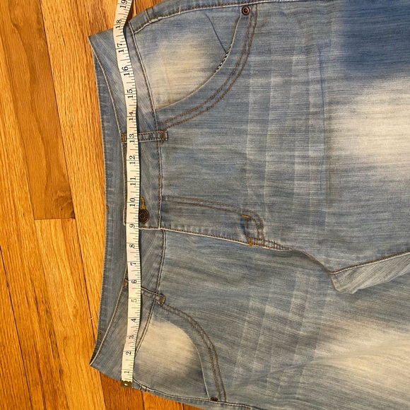 Jeans - Picture 5 of 6